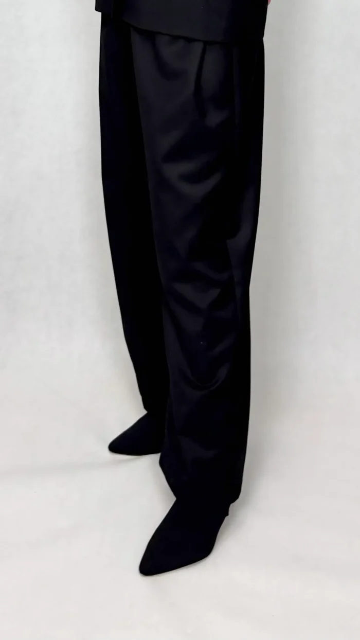 Black Royal Elegance